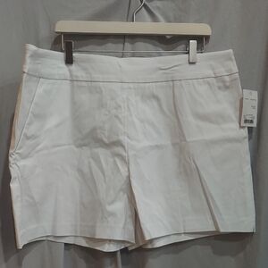 Women's White Shorts Size 2X